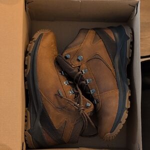 BNWT Merrell Men's Erie Mid Waterproof Brown Hiking Boots